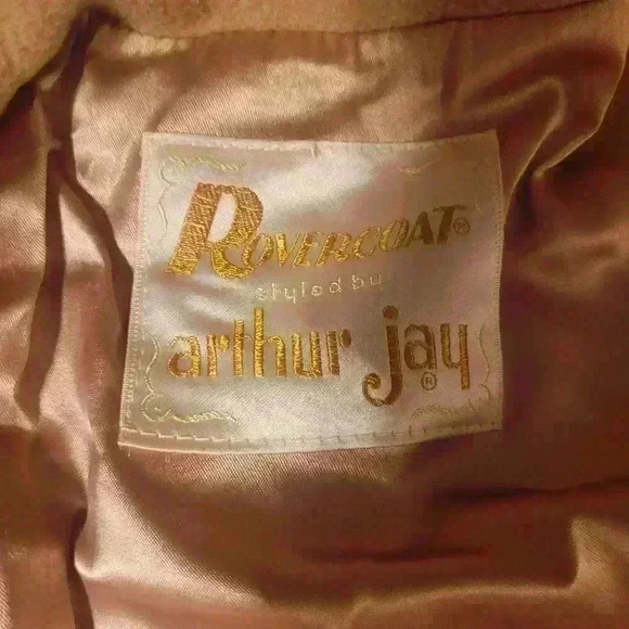 Beautiful Wool Blend Trench with Fur Collar, Rovercoat by Arthur Jay - Picture 8 of 9